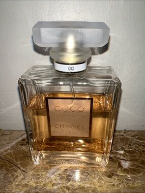 CHANEL Coco Mademoiselle Bottle with Frosted Cap Iconic old money Accent